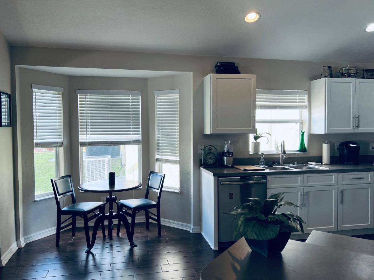 Ruskin Fl Private 2 Bdrm 1 Bath Suite Common Areas Shared With Host And Cat Kültér fotó