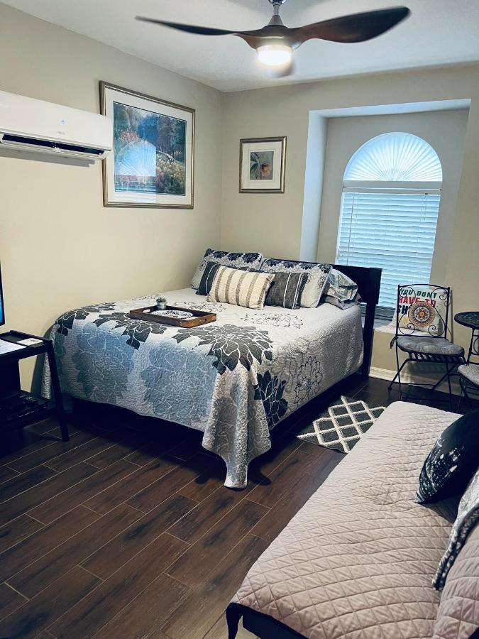 Ruskin Fl Private 2 Bdrm 1 Bath Suite Common Areas Shared With Host And Cat Kültér fotó
