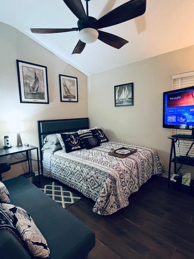Ruskin Fl Private 2 Bdrm 1 Bath Suite Common Areas Shared With Host And Cat Kültér fotó